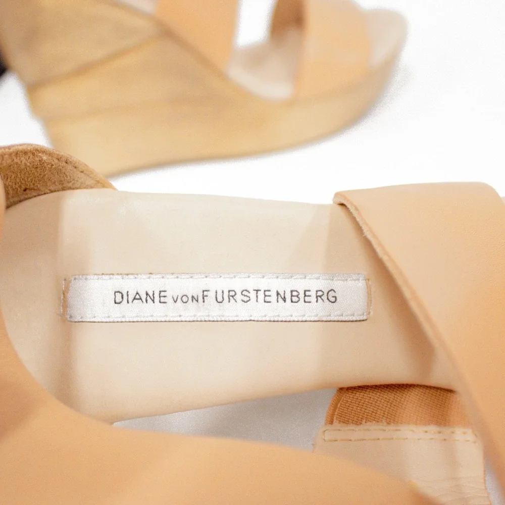 Diane von Furstenberg Opal Wedge Sandals Tan Leather Wooden Heels Women's Size 8